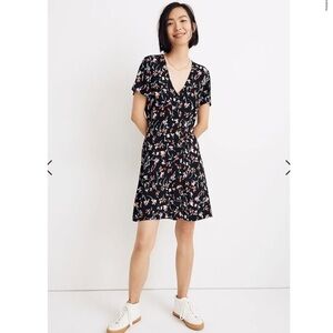 MADEWELL V-Neck Button-Front Mini Dress in Drifting Flowers SIZE 00